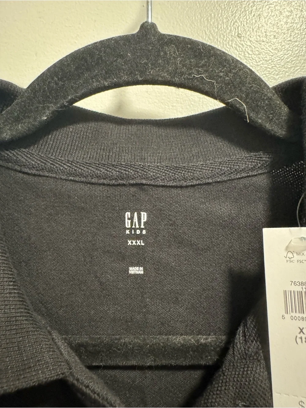 GAP simple black